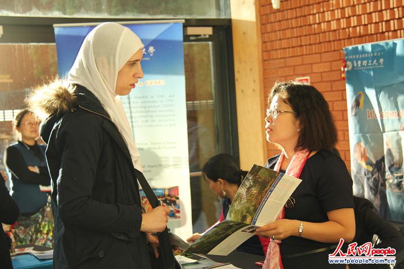 Ӣ،WǰƽćȸУώMԃ